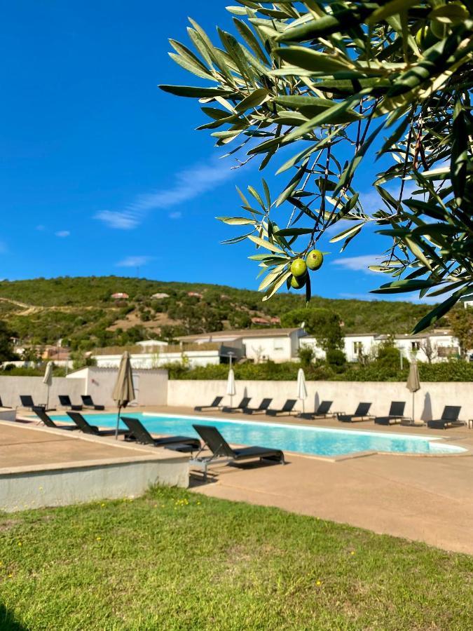 Les Pavillons Du Golfe 3* Favone
