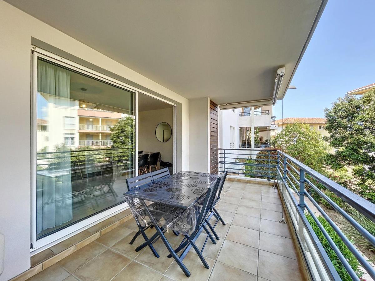 Apartment T2 Dans Avec Piscine