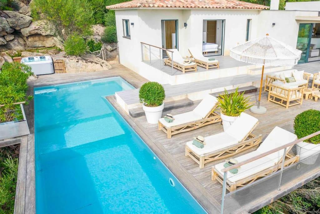 Villa Ivona - De Luxe Avec Piscine Chauffee A Santa-giulia *
