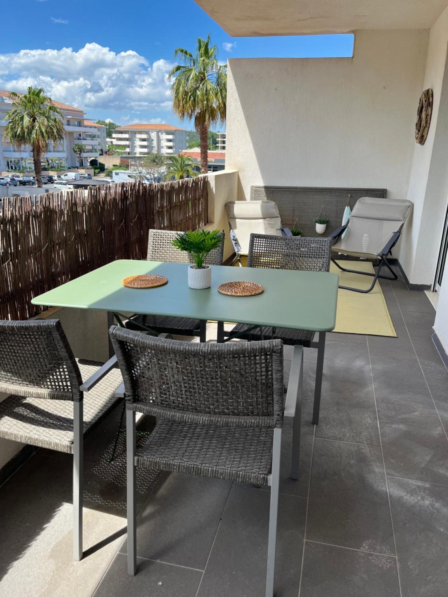 T2 Terrasse Proche Et Commerces Apartment