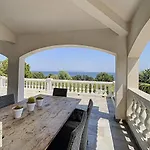 Seaview villa Marlau