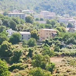 Maison De Village Avec Jardin Privatif