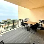 Nice And Bright 60 M With Terrace View On The Sea