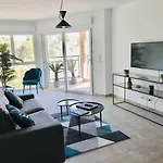 Appartement 2 Pieces A Calvi Avec Terrasse Et Parking - Fr-1-63-261