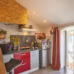 Studio Pratique Et Confortable