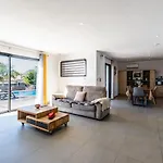 Magnifique Villa 4 Personnes Avec Piscine Privee Et Vue Montagne