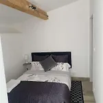 Bel Appartement Au Coeur Du Village De Sartene