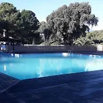 Tres Joli Appartement T3 Fraichement Renove, Dans Residence Hotelliere