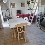 Petit Appartement Avec Espace Exterieur Proche Mer