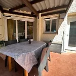 Bas De Villa Climatise Et Wifi 2 Chambre Pour 4 Personnes Et Petite Vue Mer