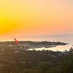 Un Havre De Paix Entre Mer Et Montagne A Sant'Ambroggio