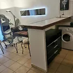 Logement Climatise En Plein Centre D'Ajaccio, A 3Mn De La Plage, Proche De Toutes Commodites