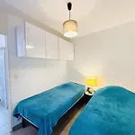 Appartement Familial Avec Terrasses A 100M De La Plage - 6 Couchages, Climatiseur Et Parking Inclus - Fr-1-63-349