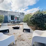 Appartement 3 Pieces Avec Terrasse Et Climatisation A 1.3 Km De La Plage, Parking Inclus - Fr-1-63-345