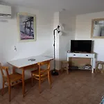 Appartement Climatise 35 M2 Pour 1 Couple - Piscine Partagee -