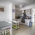 Appartement 3 Pieces Avec Terrasse, A 350M De La Plage, Parking Et Clim - Calvi - Fr-1-63-260