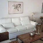 Tres Beau T3 Dans Residence Avec Piscine A 5 Min A Pied De La Plage Et Commerces