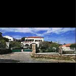 Appartement Entre Mer Et Montagne Avec Beau Jardin