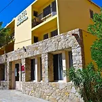 Hotel Le Grillon
