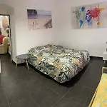 Chambres Chez L Habitant Situee Place Du Marche