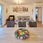 Beau 3 Pieces Avec Jardinet Et Cour, 5 Min Plages