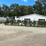 Villa Climatisee Avec Piscine Partagee , Terrasse Et Parking