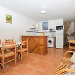 2 Bedroom Lovely Home In Piscia Rossa