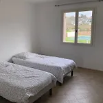 Une Villa Familiale Authentique Et Calme Avec Piscine