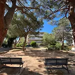 Grand Studio Rez De Jardin Avec Parking A 5 Min A Pieds De La Mer Et Commerces