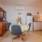 1 Bedroom Lovely Apartment In Calcatoggio