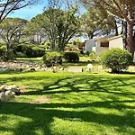 Les Pins De Santa Giulia