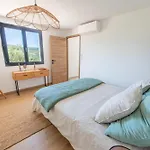 Nouveaute ! Magnifique Villa De Standing Avec Piscine, Entre Mer Et Montagnes, A 3 Minutes Des Plus Belles Plages De La Rive Sud