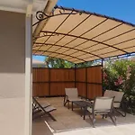 Les Villas Maristella, Villa Oriente