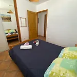 Villa Pour 4 Personnes Proche Santa Giulia
