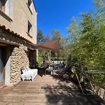 Studio Bas De Villa Avec Grande Terrasse