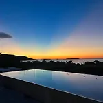 Villa Azaitu Suites
