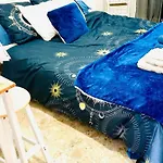 Location Chambre Avec Salle De Bain Et Partie Commune Sea View & Mountain View Renting 1 Of 3 Bedrooms With Shared Common Space 3 Bdrm Apt Not 1 Bdrm Plus Clime Ou Ac