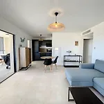 Charmant T2 Dans Une Residence Neuve Avec Piscine