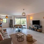 Superbe Appt, Avec Une Jolie Vue Sur La Montagne..
