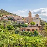 1 Bedroom Stunning Apartment In Cargese