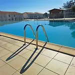 Appartement Avec Piscine A 2 Pas De La Plage