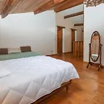 4 Bedroom Lovely Home In Azilone Ampaza