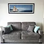 Appartement Avec Vue Imprenable Sur La Mer, Terrasse Et Piscine