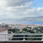 Appartement Avec Vue Imprenable Sur La Mer, Terrasse Et Piscine