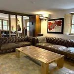 Villa De Type Bergerie 3 Chambres Avec Piscine