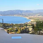 Villa De Luxe Avec Piscine A Debordement Chauffee A Porticcio