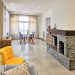Appartement Spacieux A Bastia Avec Vue Mer Et Montagne.