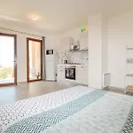 Beautiful Apartment In Piana With Kitchen