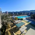 Cote Et Mer - Appartement Haut Standing Dans Villa Avec Piscine Et Vue Mer