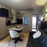 Cozy Apartment With Garden
